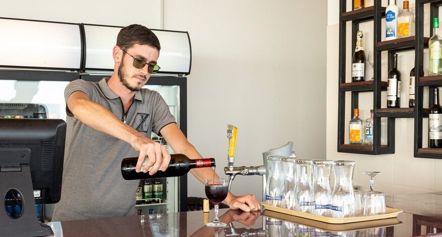 Бар в высокий сезон